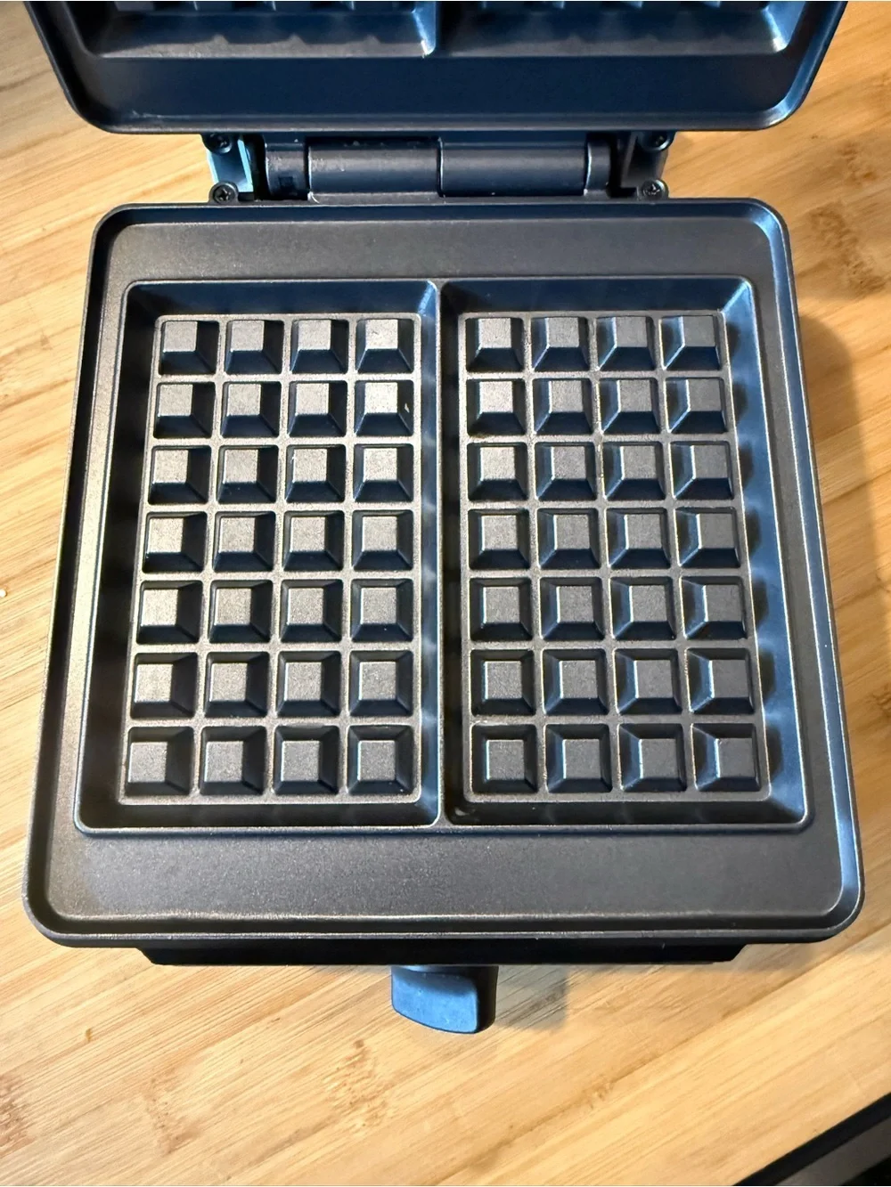 AICOOK 4-Square Belgian Waffle Maker - White